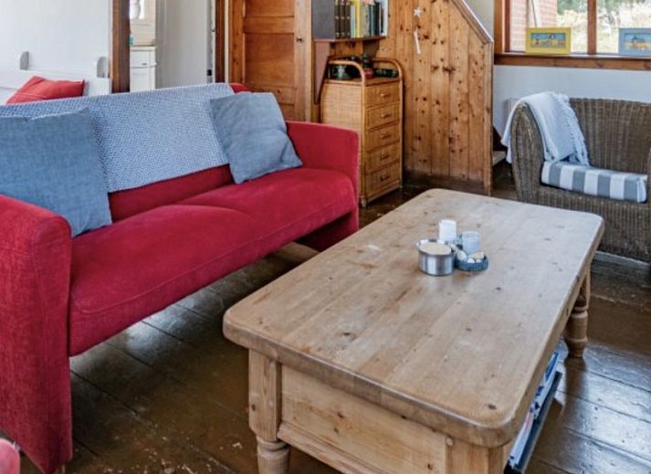 Innenraum mit altem Kleiderschrank im Ferienhaus BosenDuin, Terschelling.