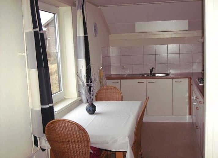 Vakantiehuis Pirola in Midsland aan Zee, Terschelling omgeven door duinen en natuur.