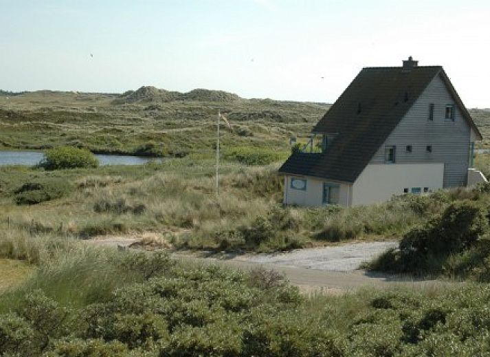 Nij Jit vakantiehuis in Midsland aan Zee Terschelling, omgeven door duinen en natuur.