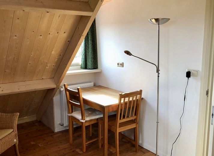 Blick auf das Ferienhaus Montagne Russe zwischen Duenen in Midsland aan Zee, Terschelling, Watteninseln.