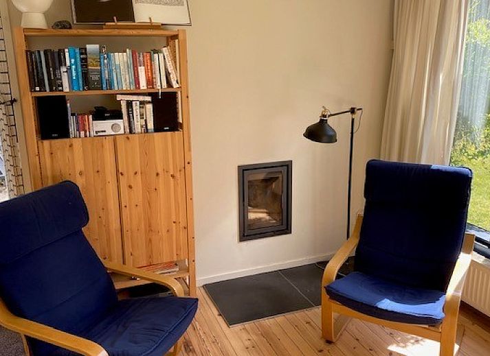 Geraeumiger Garten im Ferienhaus Kanoet in Midsland Noord, Terschelling, Watteninseln