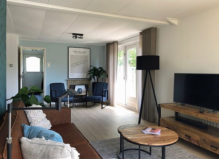 Vakantiehuis Bikkel in Midsland Noord, Terschelling, omgeven door groen en natuur.