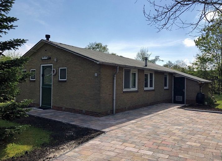 Moderne eetkamer in Vakantiehuis Bikkel, Midsland Noord, Terschelling.
