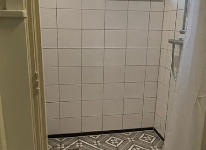 Bluehender Garten im Ferienhaus Duinhuis in Midsland Noord, Terschelling, mit schoener Natur fuer ein ruhiges Wattenmeer-Erlebnis.