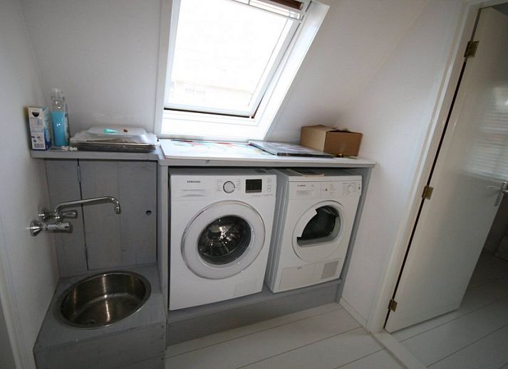 Charmant vakantiehuis WadsEb.com met een ruime tuin in Klein Hoorn, Terschelling, ideaal voor een ontspannen verblijf.