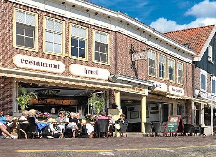 Verblijf 034603 • Vakantie appartement IJsselmeerkust • Hotel Cafe Restaurant Van Den Hogen