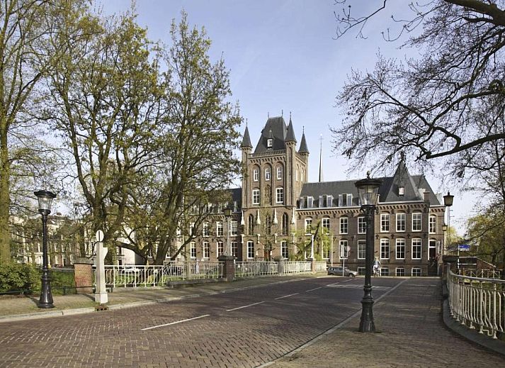 Stijlvolle werkruimte in NH Centre Utrecht Hotel, ideaal voor zakelijke reizigers in Utrecht.