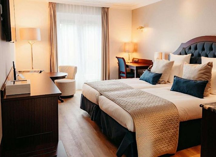 Ingang van Grand Hotel Karel V in Utrecht, vakantieappartement met historische charme.