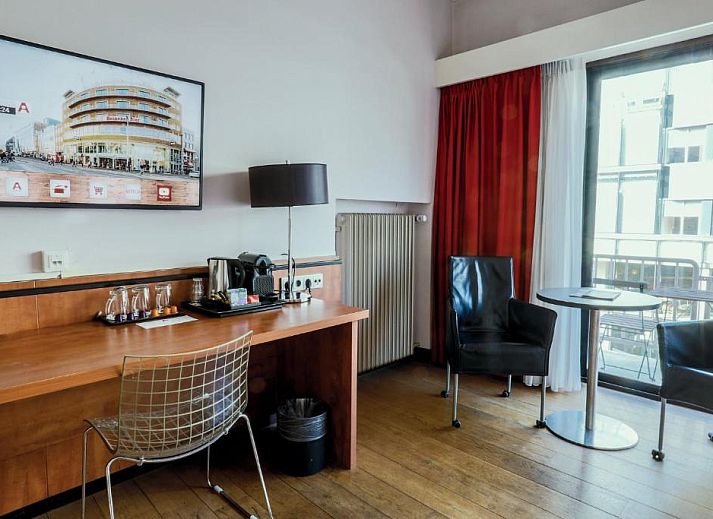 Gezellige eetruimte in Apollo Hotel Utrecht City Centre, Utrecht, perfect voor een ontspannen ontbijt of diner.