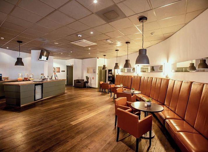 Gezellige eetruimte in Apollo Hotel Utrecht City Centre, Utrecht, perfect voor een ontspannen ontbijt of diner.