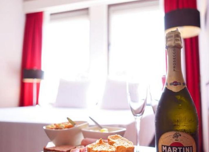 Gezellige eetruimte in Apollo Hotel Utrecht City Centre, Utrecht, perfect voor een ontspannen ontbijt of diner.