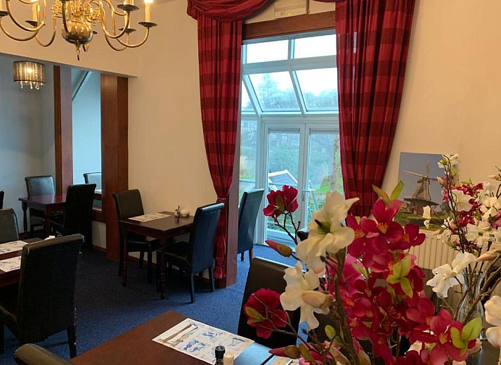 Groene tuin met fontein bij Hotel Oorsprongpark, vakantie appartement in Utrecht, Utrecht eo, Utrecht.