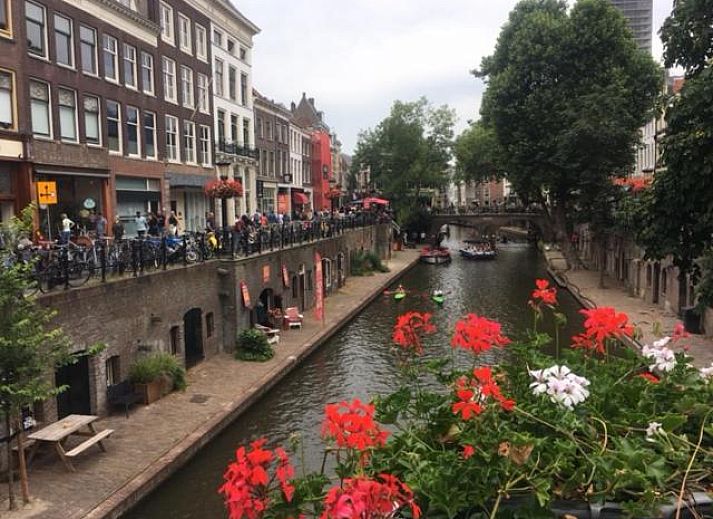 Comfortabele slaapkamer in Hotel-Chao NL, Utrecht, ideaal voor ontspanning.