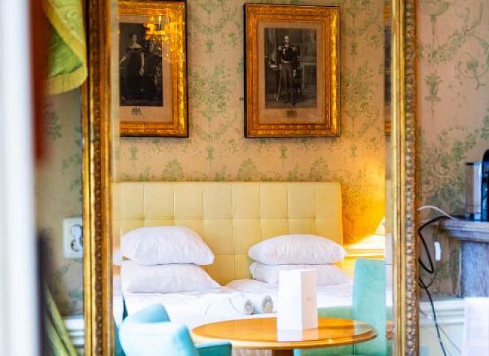 Ontbijt bij Hotel Museumkwartier Utrecht, vakantie appartement in Utrecht met vers fruit en croissants.