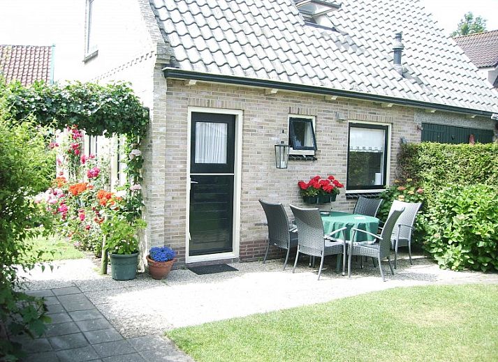 Gemuetliche Kueche mit Kamin im Ferienhaus elsbeth.op-ameland, Ballum, Ameland.