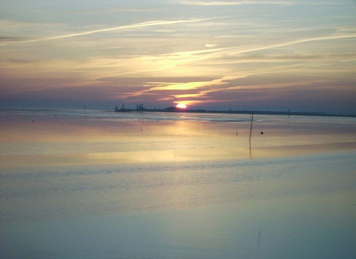 Gemuetliche Kueche mit Kamin im Ferienhaus elsbeth.op-ameland, Ballum, Ameland.