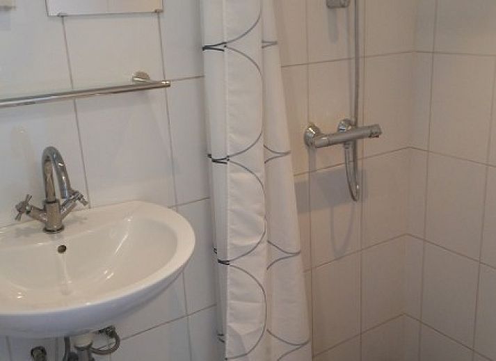 Eingang zum Mirasol-Ferienhaus in Ballum, Ameland, umgeben von Natur und Ruhe auf den Watteninseln.