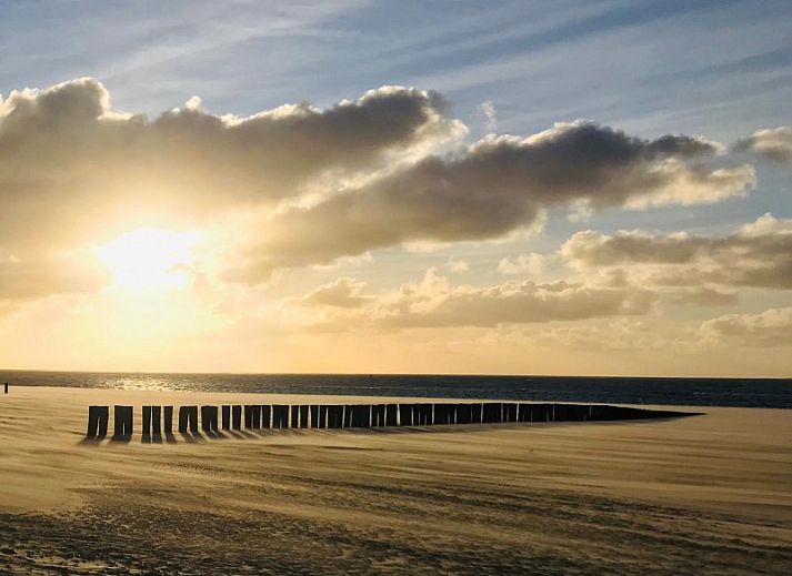 Sfeervolle avondverlichting van vakantiehuis Estrella in Ballum, Ameland op de Waddeneilanden.