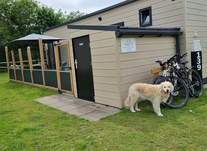 Moderne keuken in Chalet2rent Ameland vakantiehuis, Ballum, Ameland, Waddeneilanden.