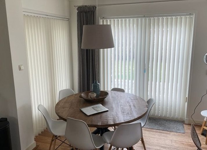 Gemuetliches Wohnzimmer des Ferienhauses Wad&Wal in Ballum, Ameland, Watteninseln.