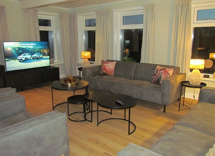 Bakkers Hiem Ferienhaus in Ballum, Ameland mit grosser Terrasse und gruenem Garten auf den Watteninseln.