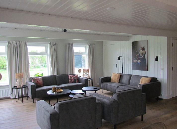 Moderne Kueche und Essbereich im Ferienhaus Bakkers Hiem, Ballum, Ameland, ideal fuer Familienessen auf den Watteninseln.