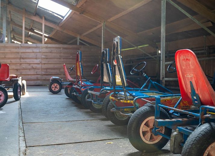 Voll ausgestattete Kueche in Tree Lodge, Ballum, Ameland mit modernen Geraeten.