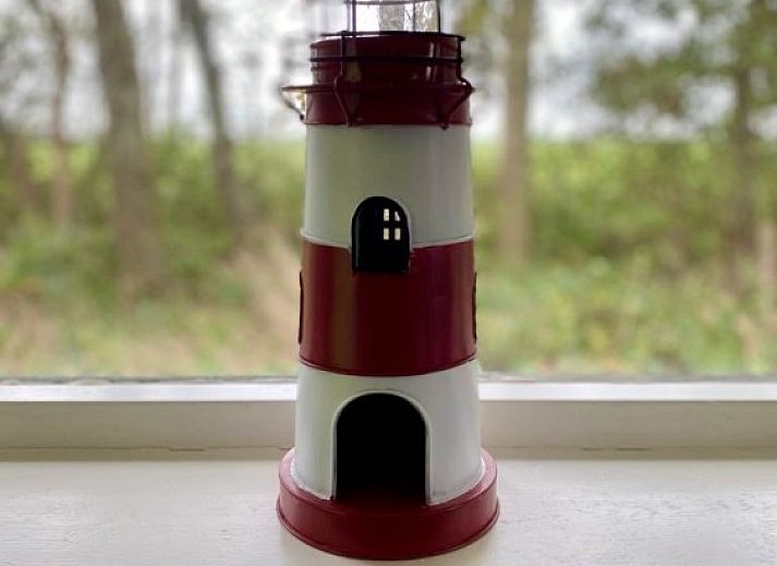 Geraeumige Kueche mit Kochinsel in Lodge 't Pandje, Ballum, Ameland, ideal fuer kulinarische Erlebnisse.