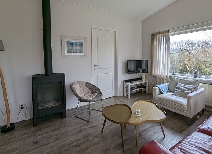 Zilt**** Bungalow in Ballum, Ameland mit sonniger Veranda und natuerlicher Umgebung.