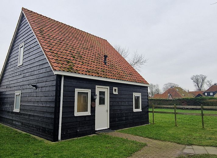 Verblijf 040146 • Vakantiewoning Ameland • Luxe vakantiehuis met terras op zuiden