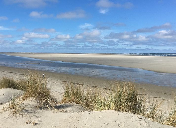 Gemuetliches Schlafzimmer im Ferienhaus Arcoz, Ballum, Ameland mit Doppelbett.
