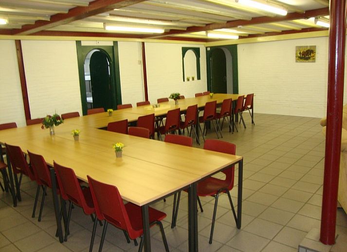 De Hollumer trap vakantiehuis in Ballum, Ameland met landelijke omgeving en groene tuin.