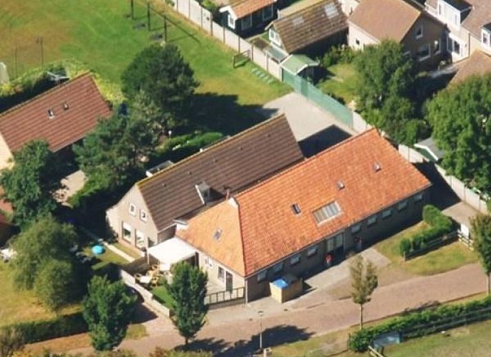 Verblijf 040224 • Vakantiewoning Ameland • Mooie groepsaccommodatie voor 20 personen in het dorp Buren