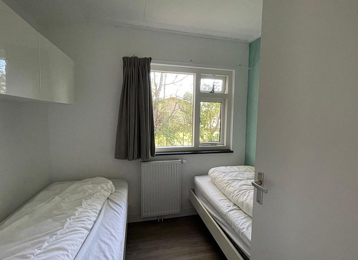 Green surroundings around the vacation home Strandloper, located in Hollum, Ameland.