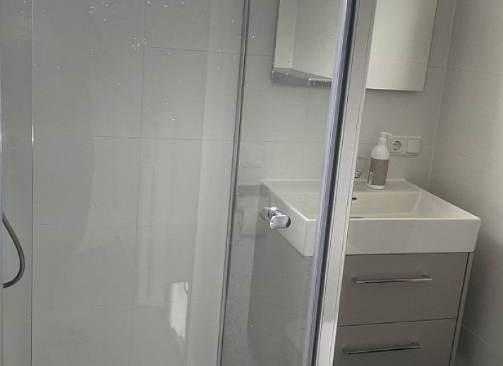 Lichtdurchflutete Sitzecke mit Aussicht in Amelander Kaap 126, Wohnung in Hollum, Ameland.