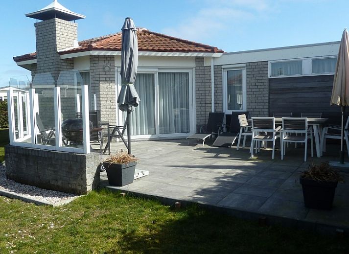 Fairway-Bungalow mit groer Terrasse in Hollum, Ameland, ideal fr ein entspanntes Leben im Freien auf den Watteninseln.