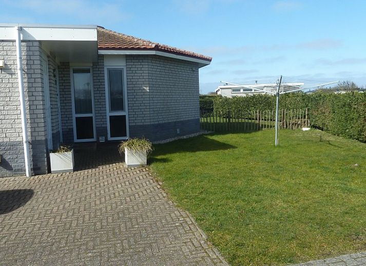 Fairway-Bungalow mit groer Terrasse in Hollum, Ameland, ideal fr ein entspanntes Leben im Freien auf den Watteninseln.