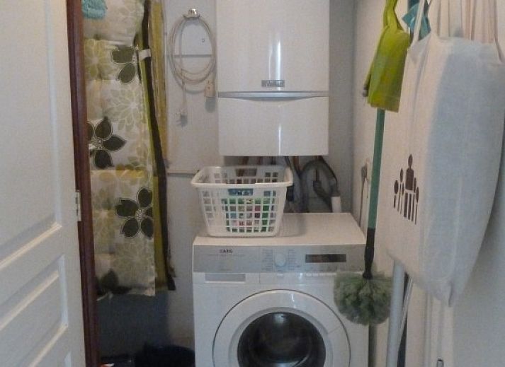 Eingang zum Fairway-Ferienhaus in Hollum, Ameland, mit groem Garten und natrlicher Umgebung auf den Watteninseln.