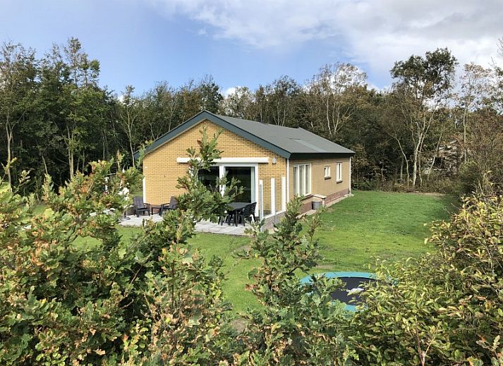 Ferienhaus 'n Best Plak in Hollum, Ameland mit grossem Garten und Terrasse, umgeben von Natur auf den Watteninseln.