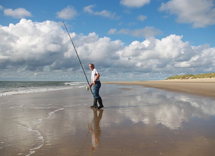 Praktisches Badezimmer im Ferienhaus WELTEVREE, Hollum, Ameland mit Dusche und Toilette auf den Watteninseln.