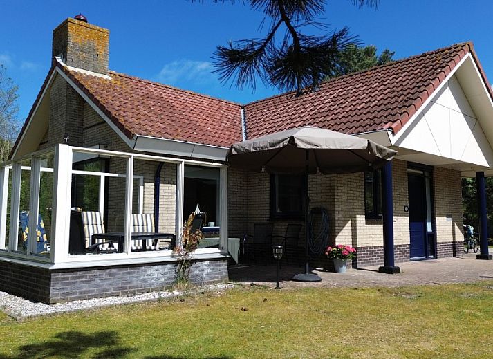 Ferienhaus "De Vrijheid" in Hollum auf Ameland, umgeben von Natur, mit sonniger Terrasse und grossem Garten - ideal fuer einen erholsamen Aufenthalt.