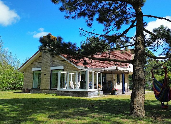 Ferienhaus "De Vrijheid" in Hollum auf Ameland, umgeben von Natur, mit sonniger Terrasse und grossem Garten - ideal fuer einen erholsamen Aufenthalt.