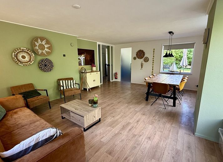 Ferienhaus "De Vrijheid" in Hollum auf Ameland, umgeben von Natur, mit sonniger Terrasse und grossem Garten - ideal fuer einen erholsamen Aufenthalt.