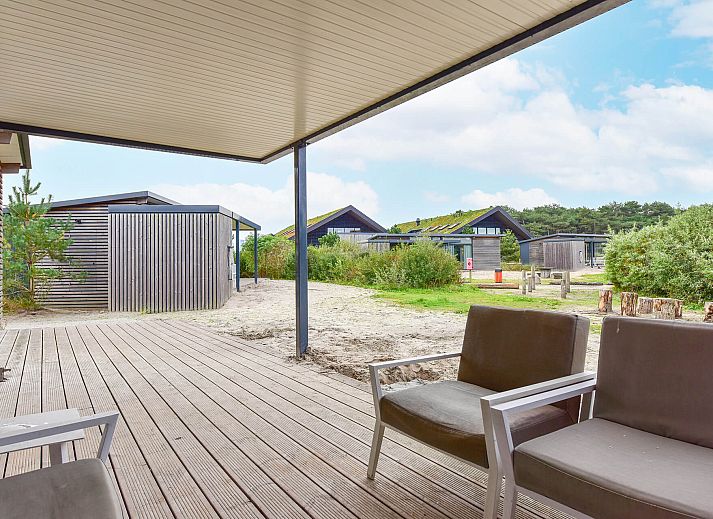 Moderne architectuur van Vrijstaande woning in Hollum, gelegen op Ameland in de Waddeneilanden.