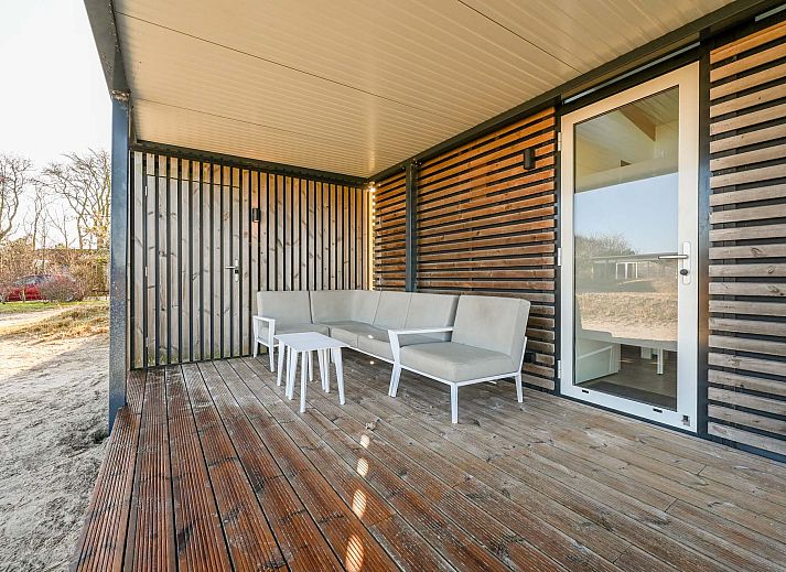 Freistehendes Haus in Hollum, Ameland mit Blick auf den Leuchtturm und die Dnen, ideales Ferienhaus auf den Watteninseln.