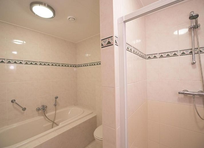 Stilvoll eingerichteter Speisesaal im Hotel Restaurant de Jong, Nes, Ameland.