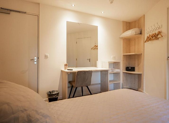 Gemuetliche Terrasse des Hotel Restaurant de Jong in Nes, Ameland, Watteninseln.