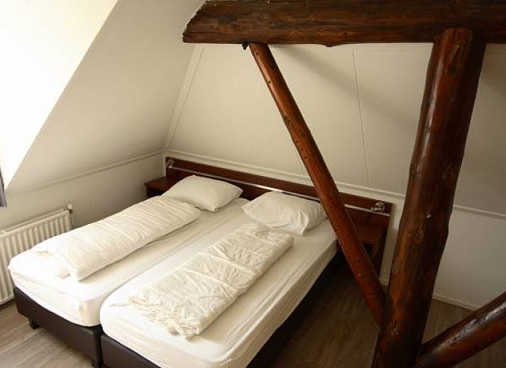 Ruime keuken en woonkamer in appartementenboerderij de Jong, Nes, Ameland.