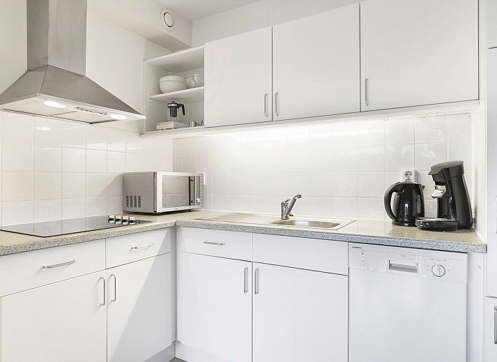 Exterior of Ameland State apartment in Nes, Wadden Islands, featuring modern architecture.