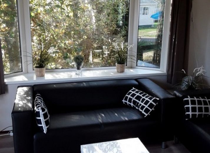 Ruim zwembad bij chalet Protter in Buren, Ameland, biedt plezier voor het hele gezin.